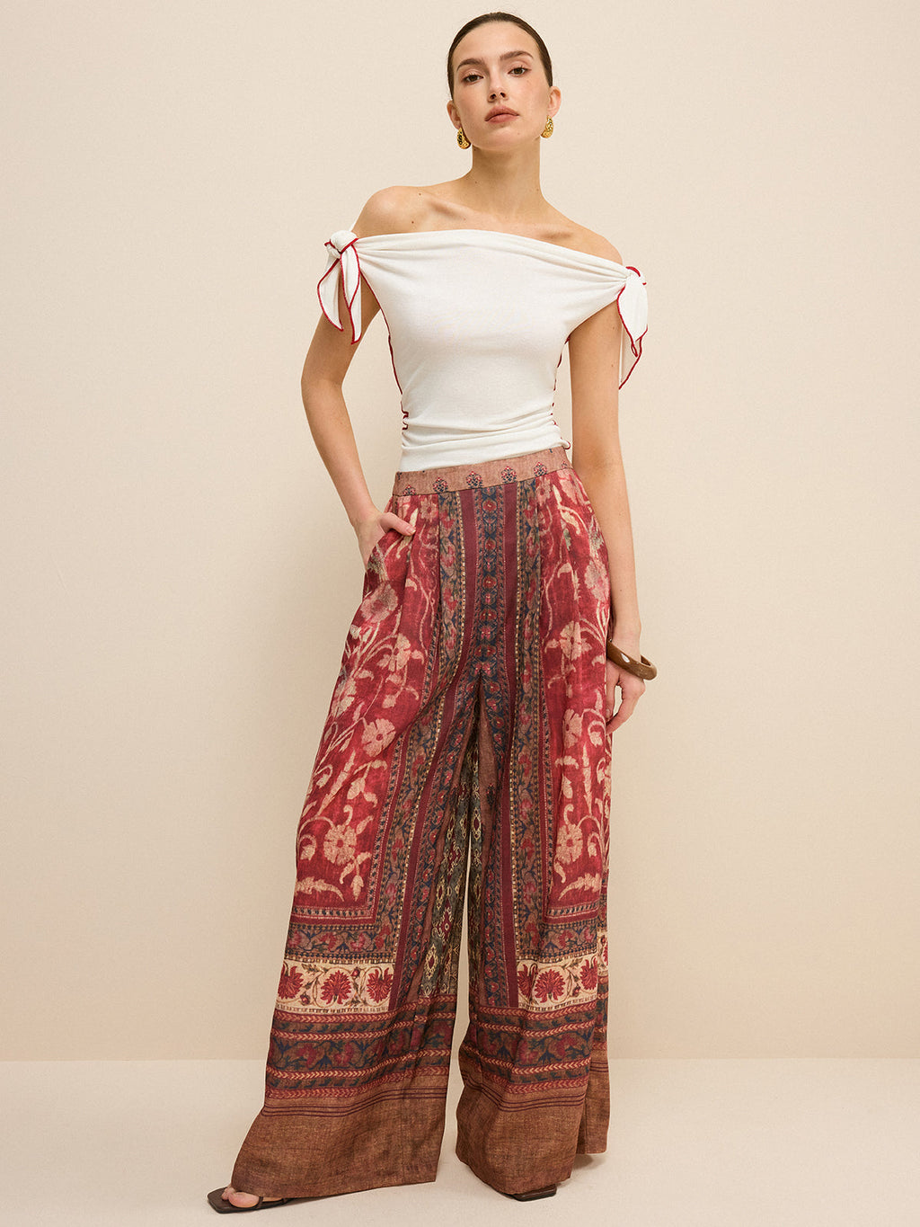 Off-Shoulder Contrast Trim Knotted Top