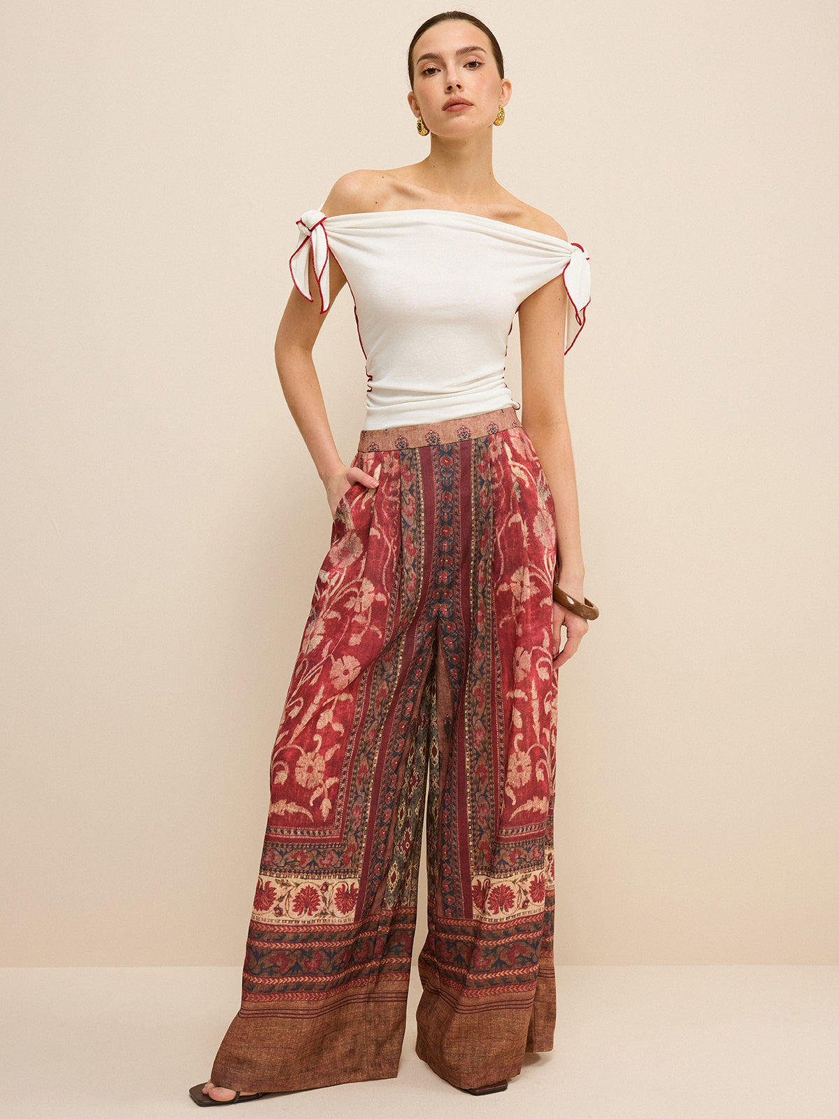 Off-Shoulder Contrast Trim Knotted Top