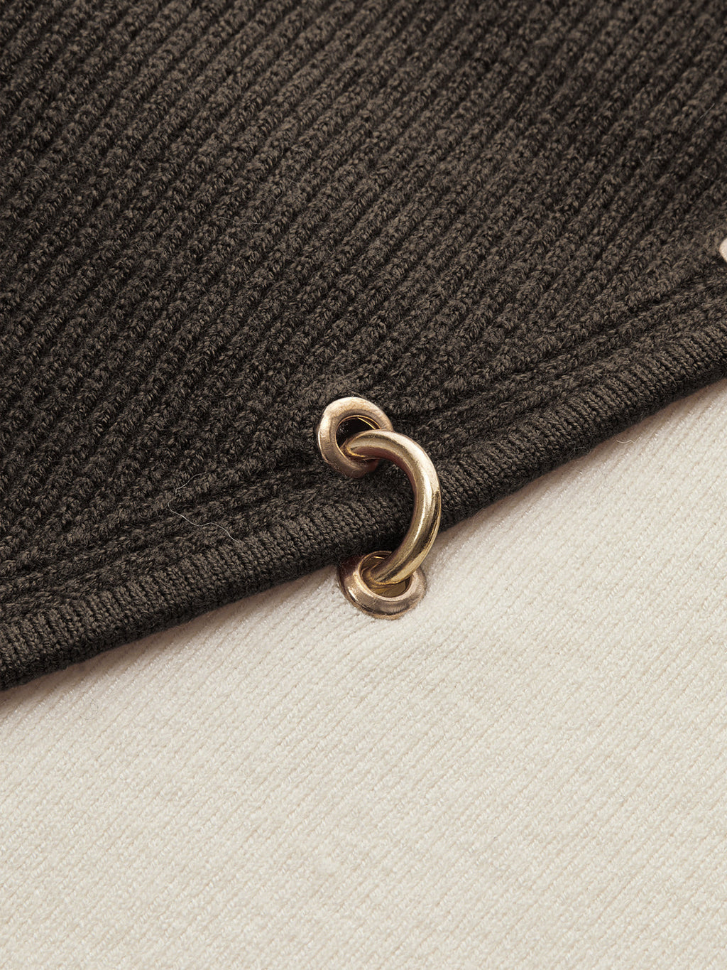 Metal Detail Color-Block Long Sleeve Knit Top