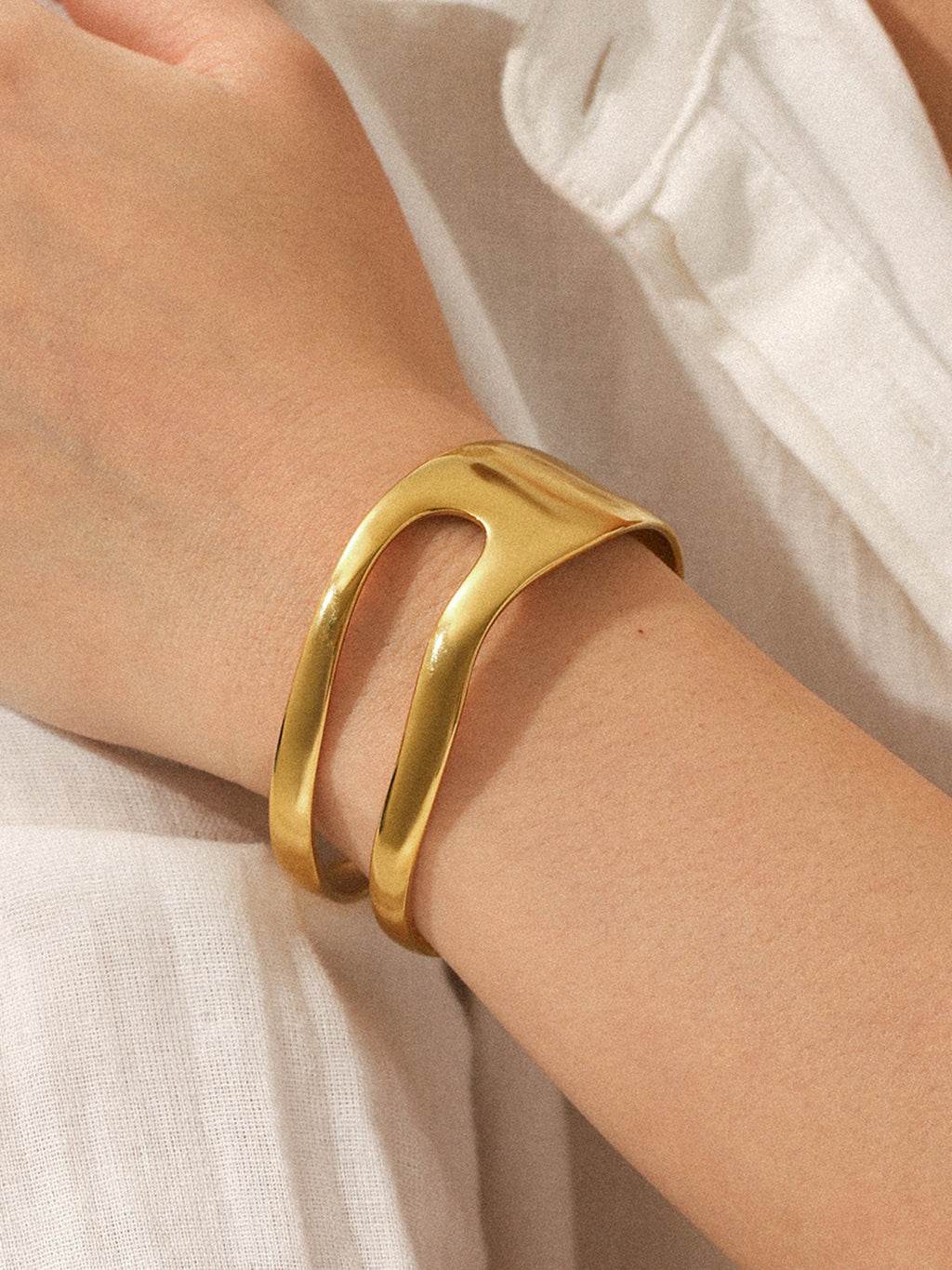 Modern Hollow Cut-Out Cuff Bangle