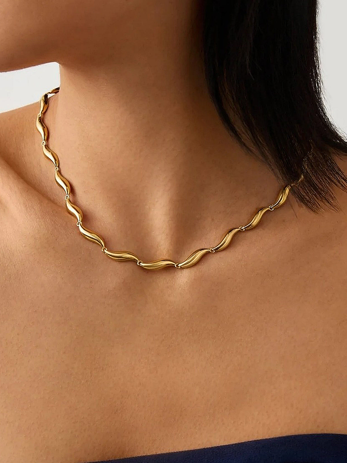 Irregular Wavy Minimalist Necklace
