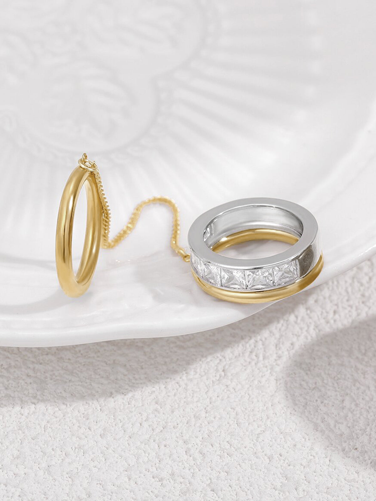 Diamond Chain Multi Finger Ring
