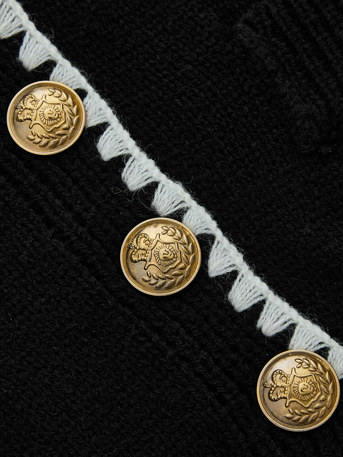Contrast Trim Buttoned V-Neck Knit Vest