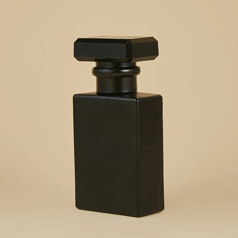 50ml  Black White Square Glass Spray Perfume Bottle Cosmetic Packaging Empty Bottles Can Be Filled in Perfume Bottles