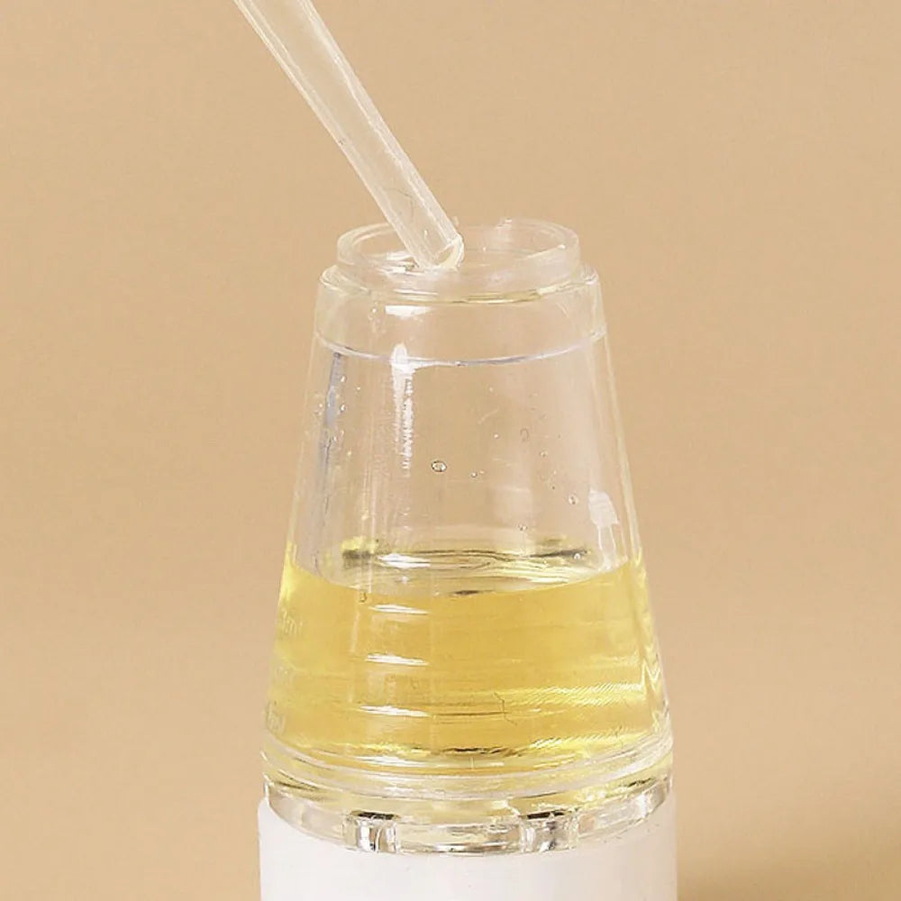 Scalp Applicator Comb, Hair Scalp Oil Applicator, Mini Portable Head Essential Oil Roller Ball Massage Fixing Liquid Guide Comb
