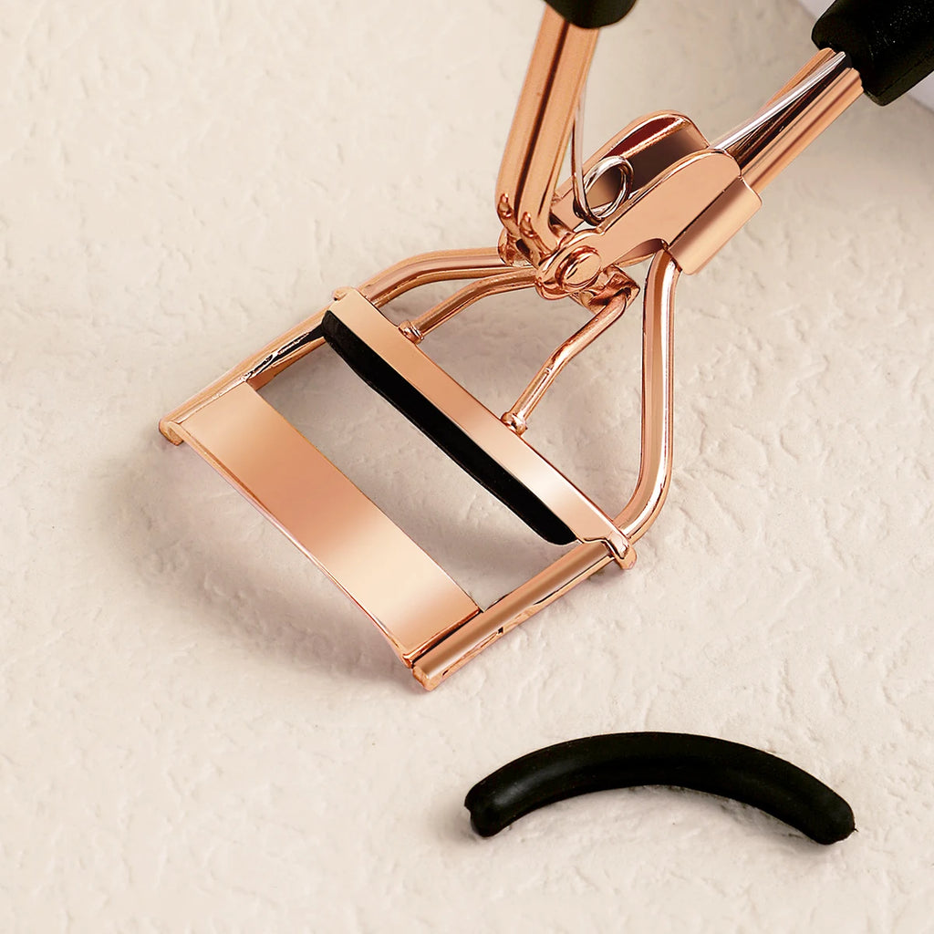 Portable Eyelash Curler with 15 Silicone Pads and Stainless Steel Eyelash Curler, Used for Eyelash Extensions and Curling Tools