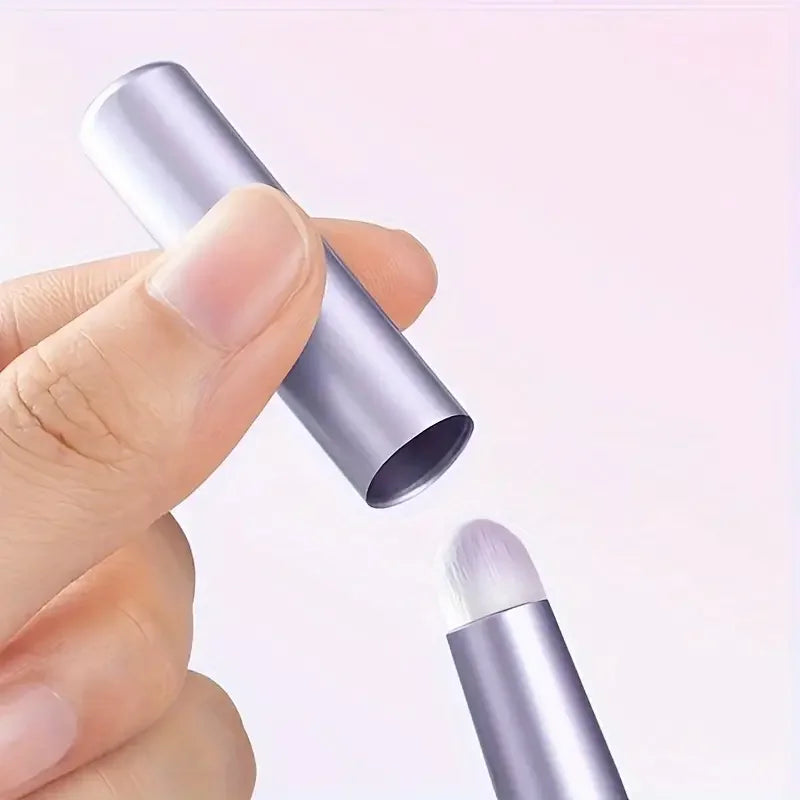 Professional round headed lipstick brush with cap, handheld palm brush, suitable for all skin types, lip brush applicator