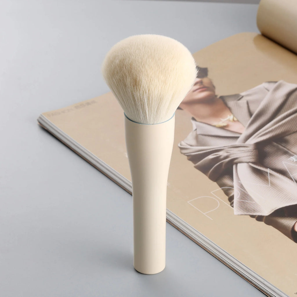 Single Large Powder Brush Professional Soft Synthetic Bristles Gentle For All Skin Types Ideal For Setting Powder Daily Makeup