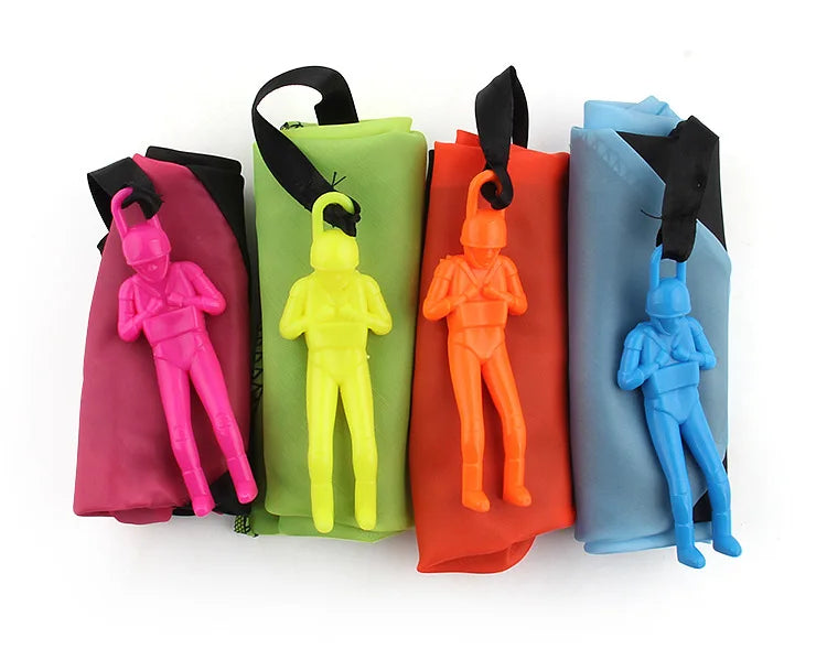 1pcs Hand Throwing Parachute Outdoor Funny Toys Game Play Toys for Fly Parachute Sport with Mini Soldier Toys