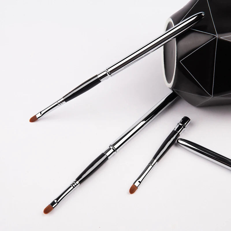 Portable Retractable Makeup Brush - Eyeshadow Lip Gloss Tool with Adjustable Lips Brush And Protective Cover for Beauty Cosmetic