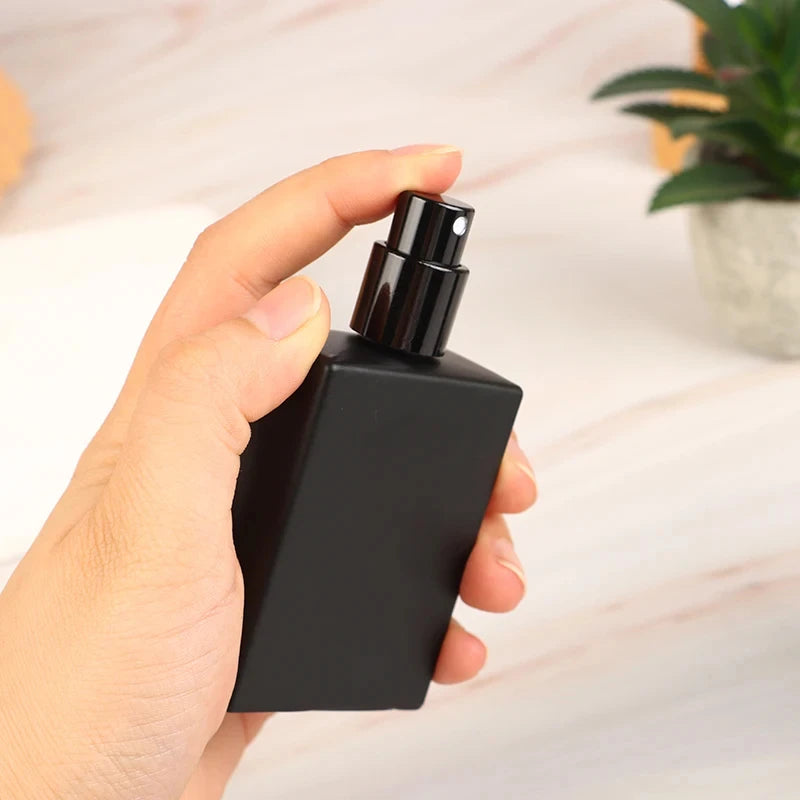 30/50ml Bright Black Perfume Bottle Glass Empty Bottle High-end Portable Spray Makeup Water Bottle Mist
