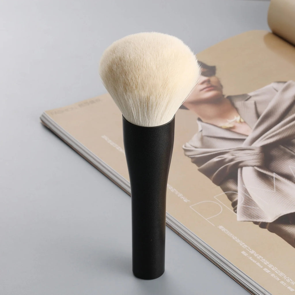 Single Large Powder Brush Professional Soft Synthetic Bristles Gentle For All Skin Types Ideal For Setting Powder Daily Makeup