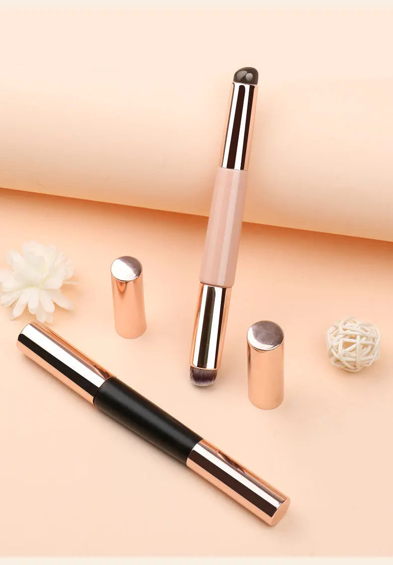 2 In 1 Silicone Lip Brush Concealer Brush Wooden Handle Lipstick Lip Balm Applicator with Cap Travel Makeup Brush Beauty Tools