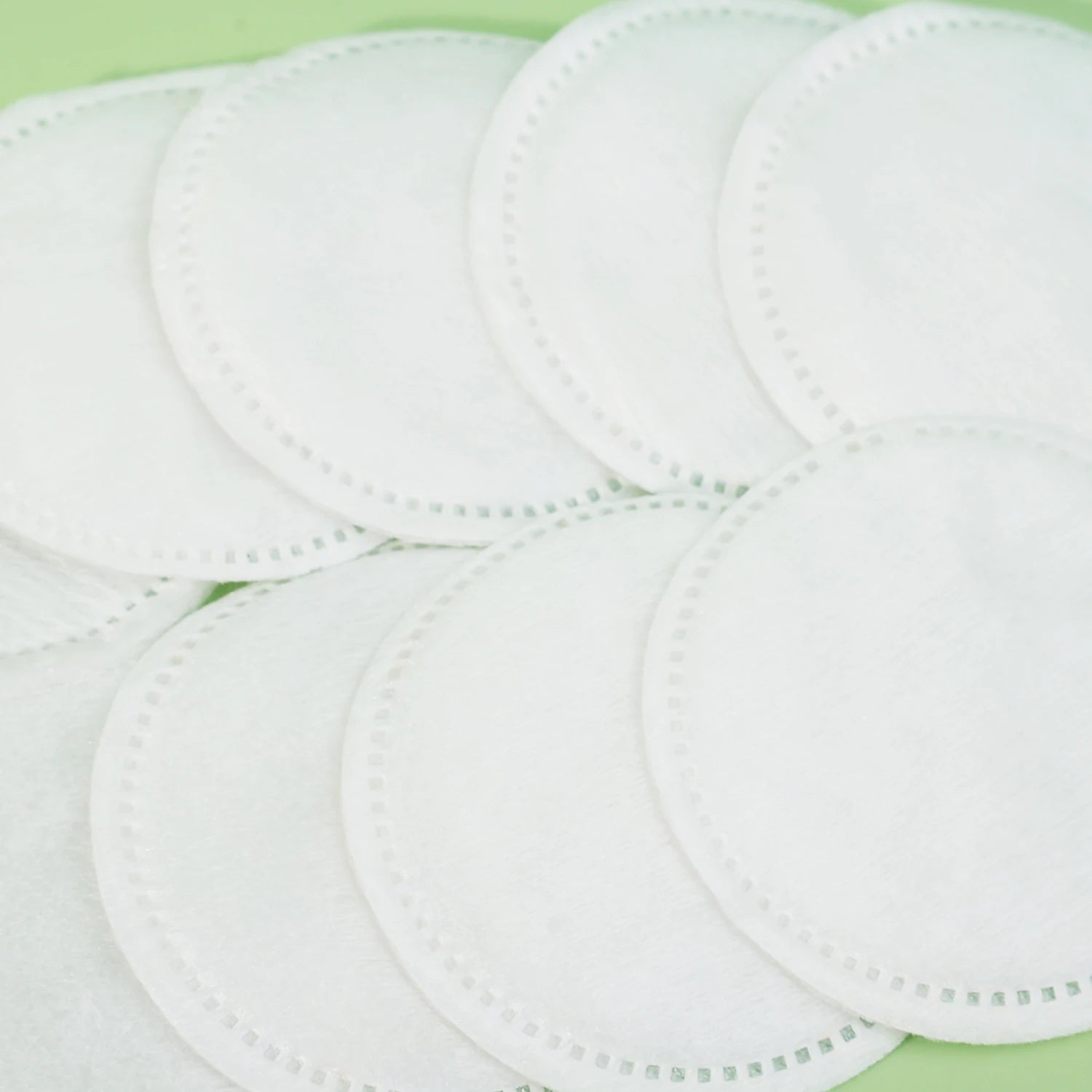 Makeup Remover Cotton Pads Disposable Soft Rounds Dual-Sided Breathable Facial Cleansing for Daily Use & Nail Polish Remover