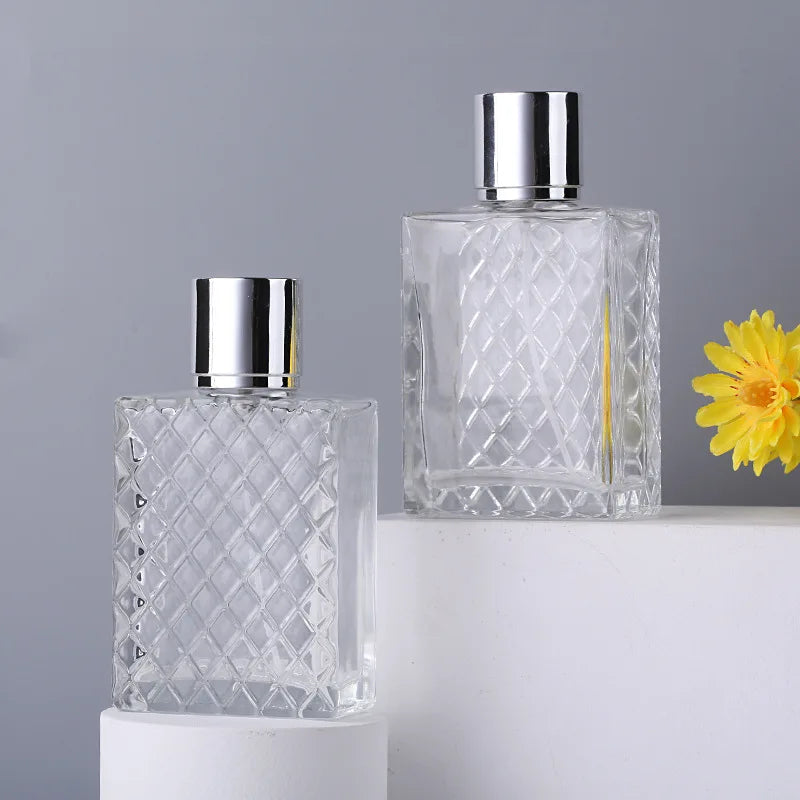 1pcs+2 Accessories 100ml Refillable Spray Perfume Bottle with 1 Spray Bottle, 1 Funnel, 1 Dispensing Tool