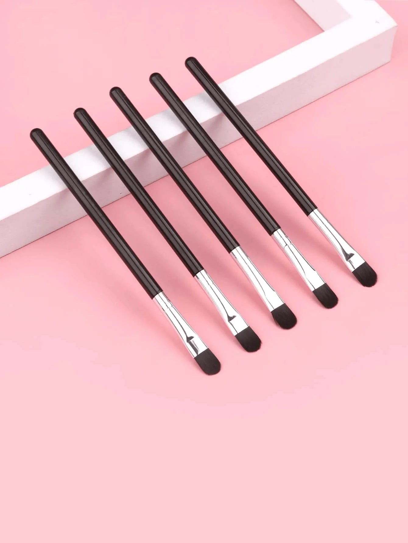 Oblate The Line Brush Ultra-thin Lip Line Eyebrow Concealer Brushes Detail Concealer Makeup Tool Lip Brow Contour The Line Brush